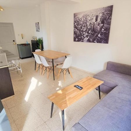 Cozy Beach Apt / 100 Mbit+ Netflix / Near Airport Larnaca Esterno foto